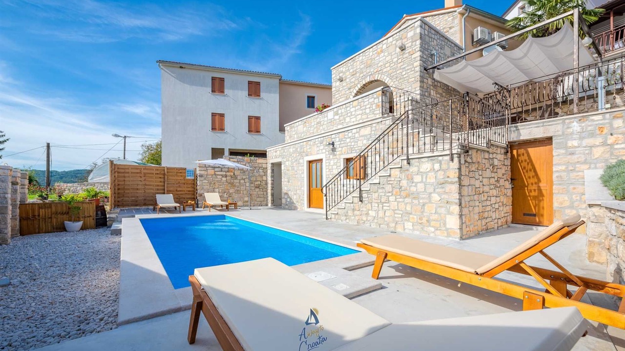 Photo of Outdoor in Beram