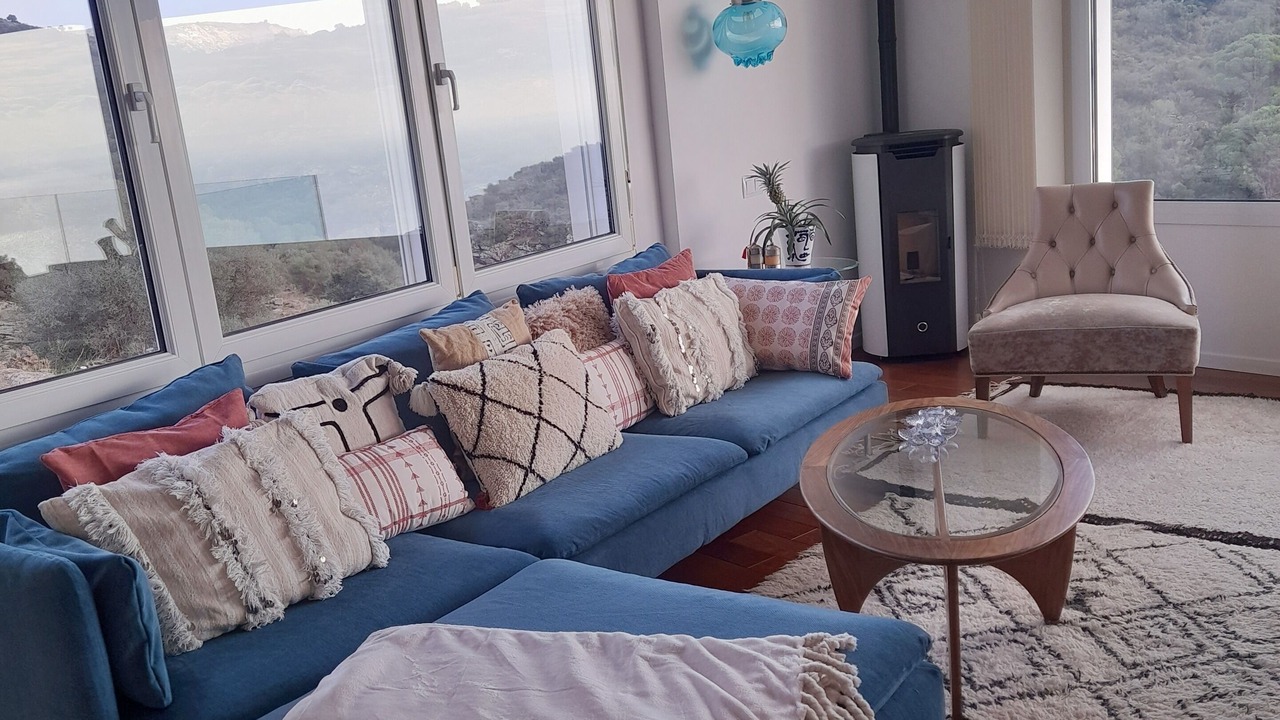 Photo of Livingroom in Roses Town Center