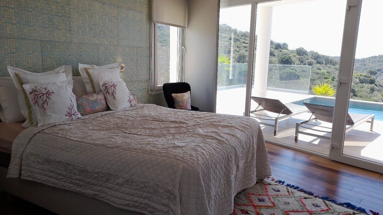 Photo of Bedroom in Roses Town Center