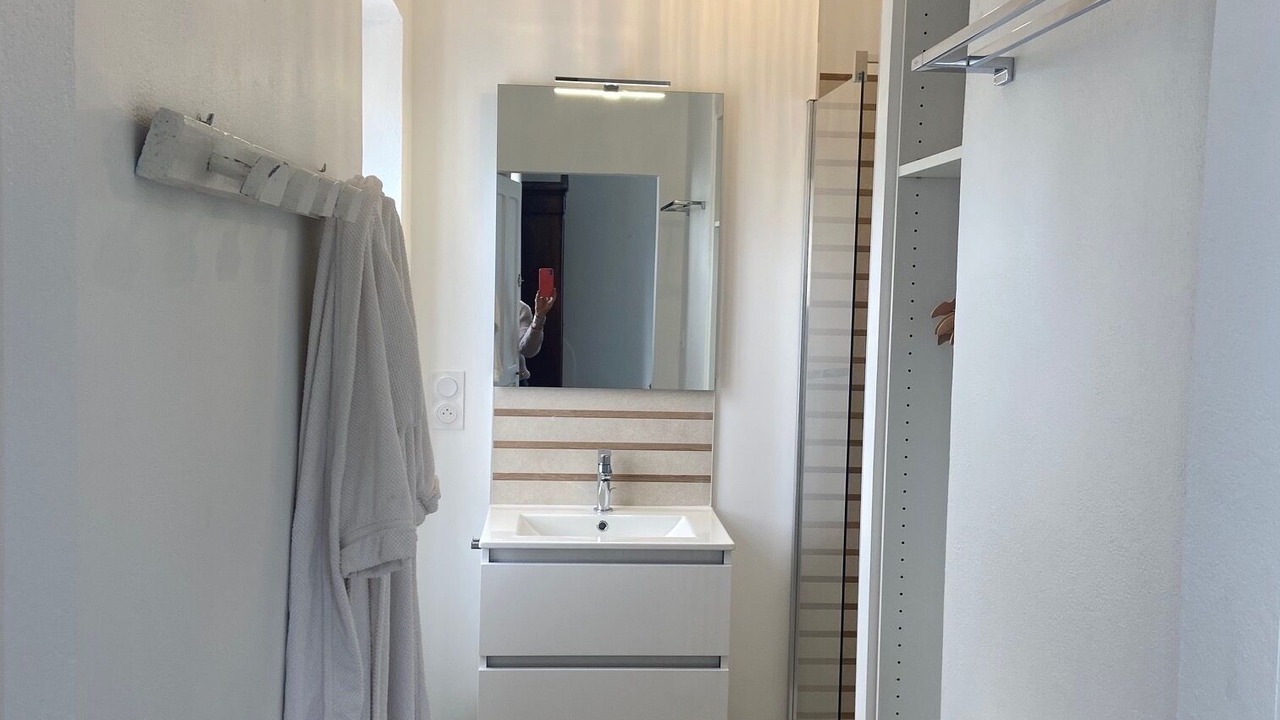 Photo of Bathroom in Saint-Gilles-Croix-de-Vie