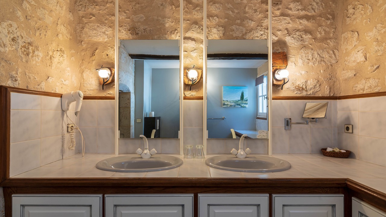 Photo of Bathroom in Roquecor