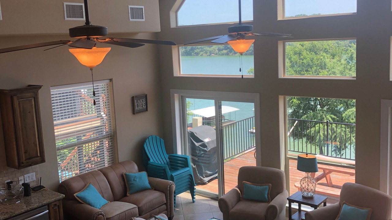 Photo of Livingroom in Spicewood