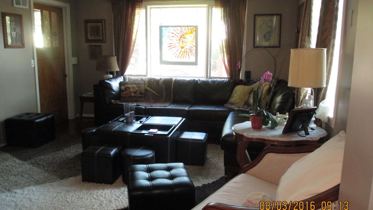 Photo of Livingroom in East Avenue
