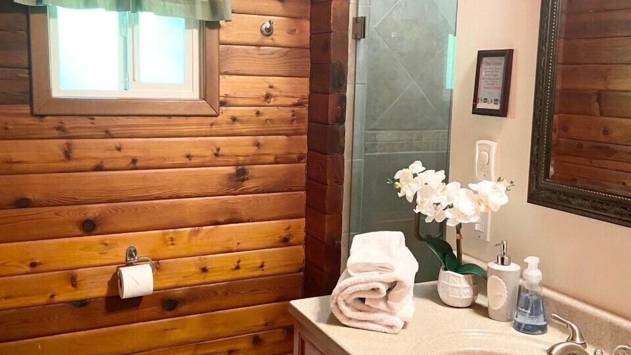 Photo of Bathroom in Leavenworth