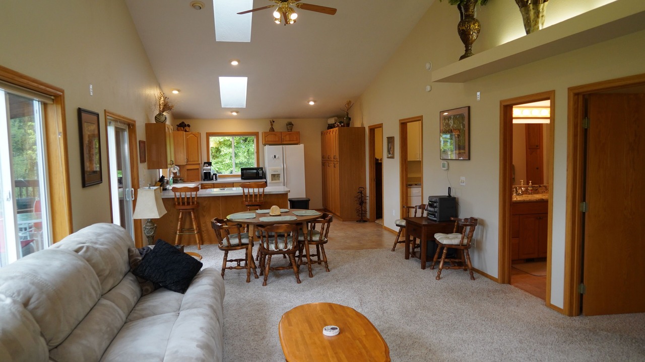 Photo of Livingroom in Amity
