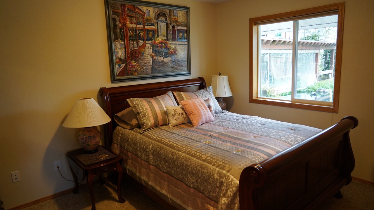 Photo of Bedroom in Amity