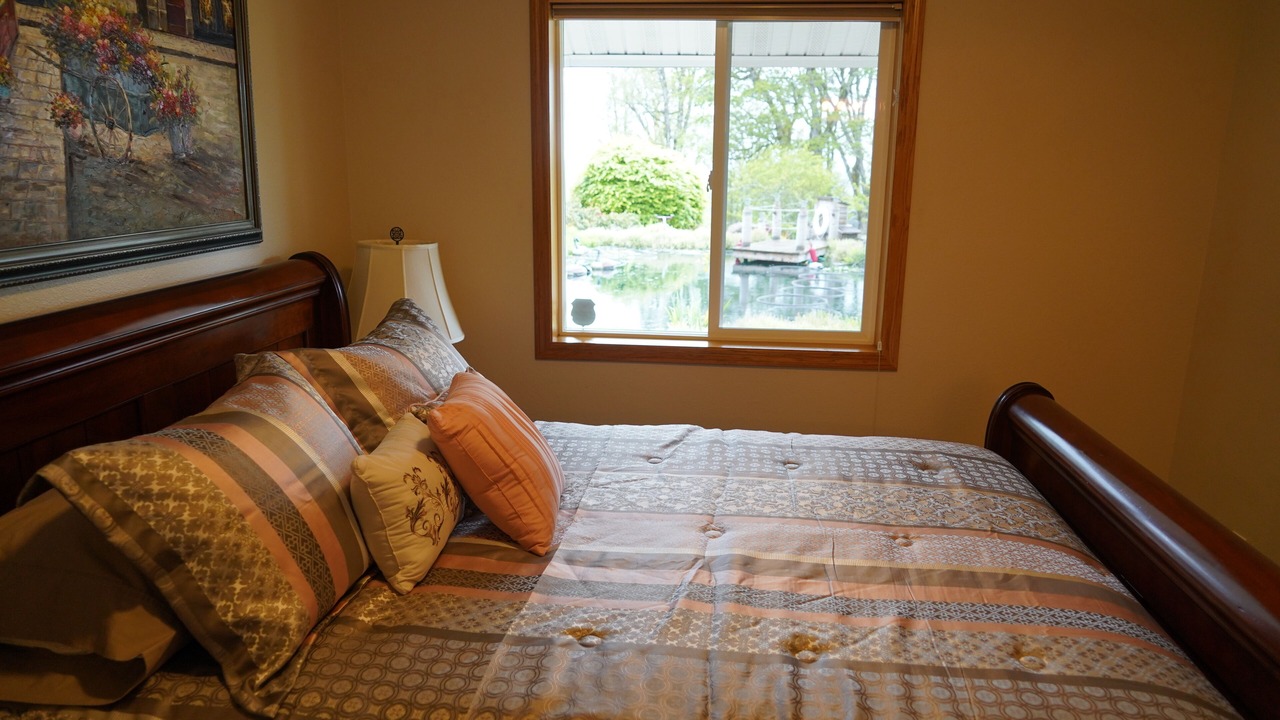 Photo of Bedroom in Amity