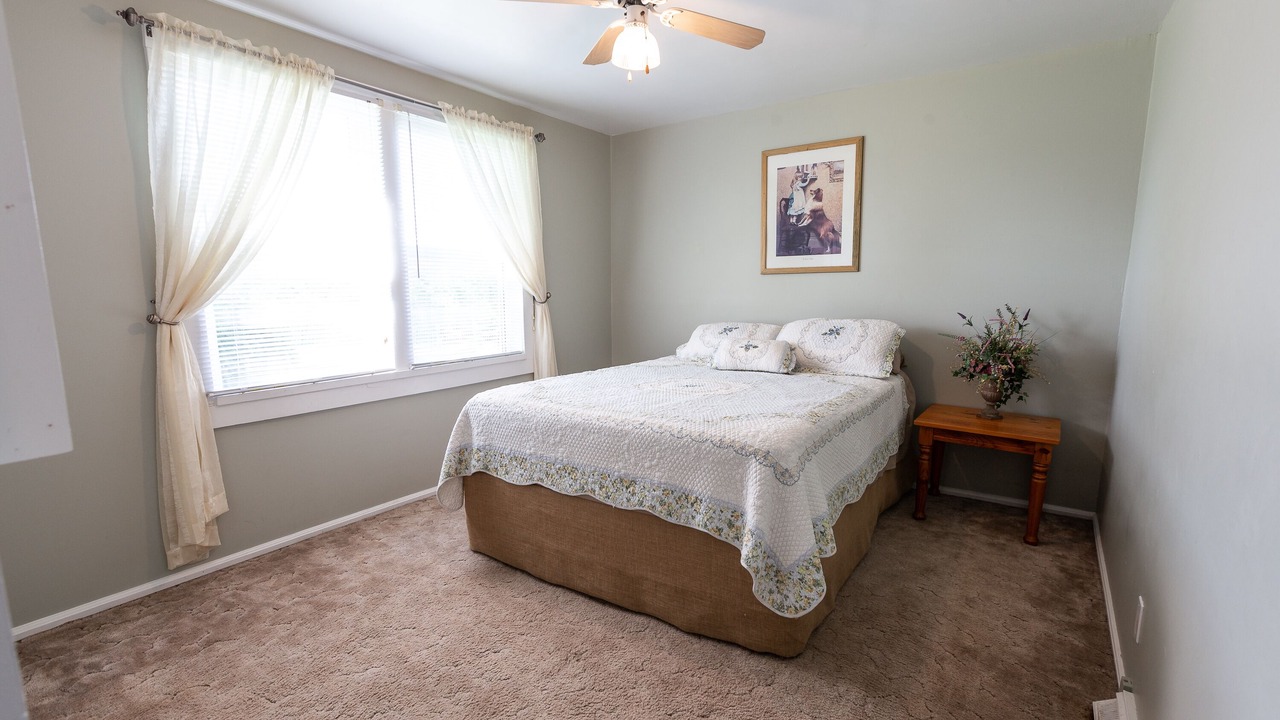 Photo of Bedroom in Steelville