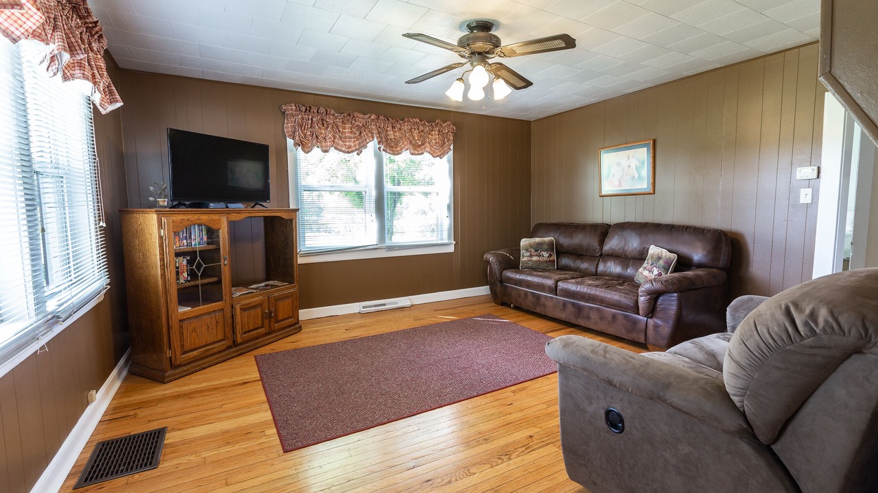 Photo of Livingroom in Steelville