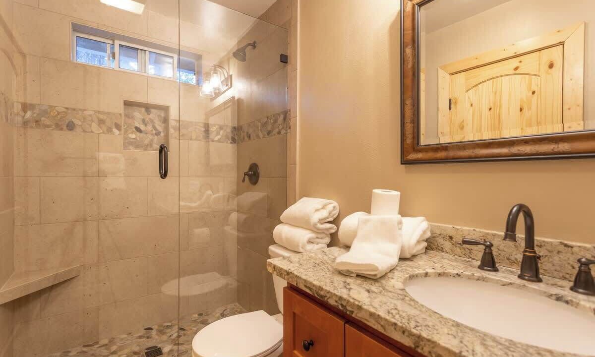 Photo of Bathroom in Summit Estates