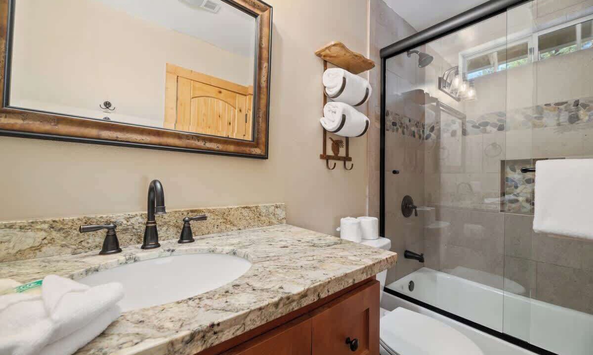 Photo of Bathroom in Summit Estates