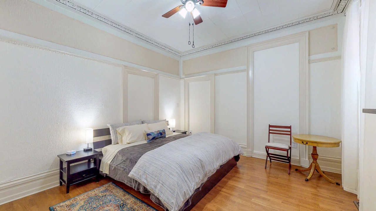 Photo of Bedroom in Troy