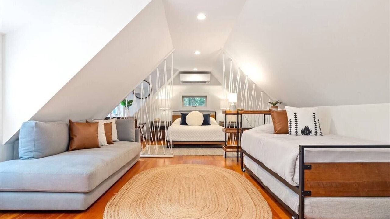 Photo of Others in Laurel