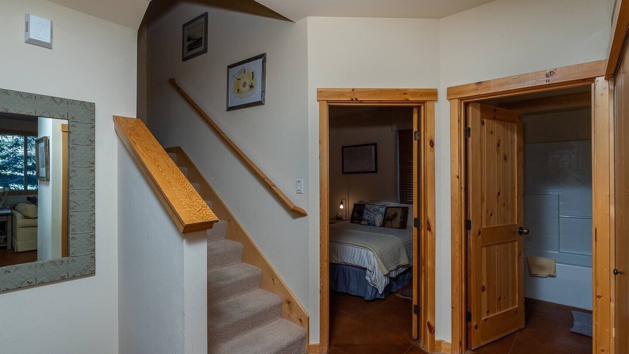 Photo of Bedroom in Warm Springs