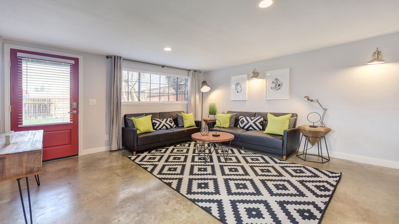 Photo of Livingroom in Central Sacramento