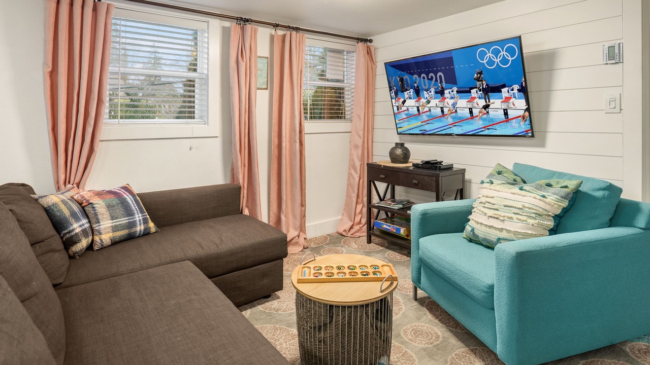 Photo of Livingroom in Three Tree Point
