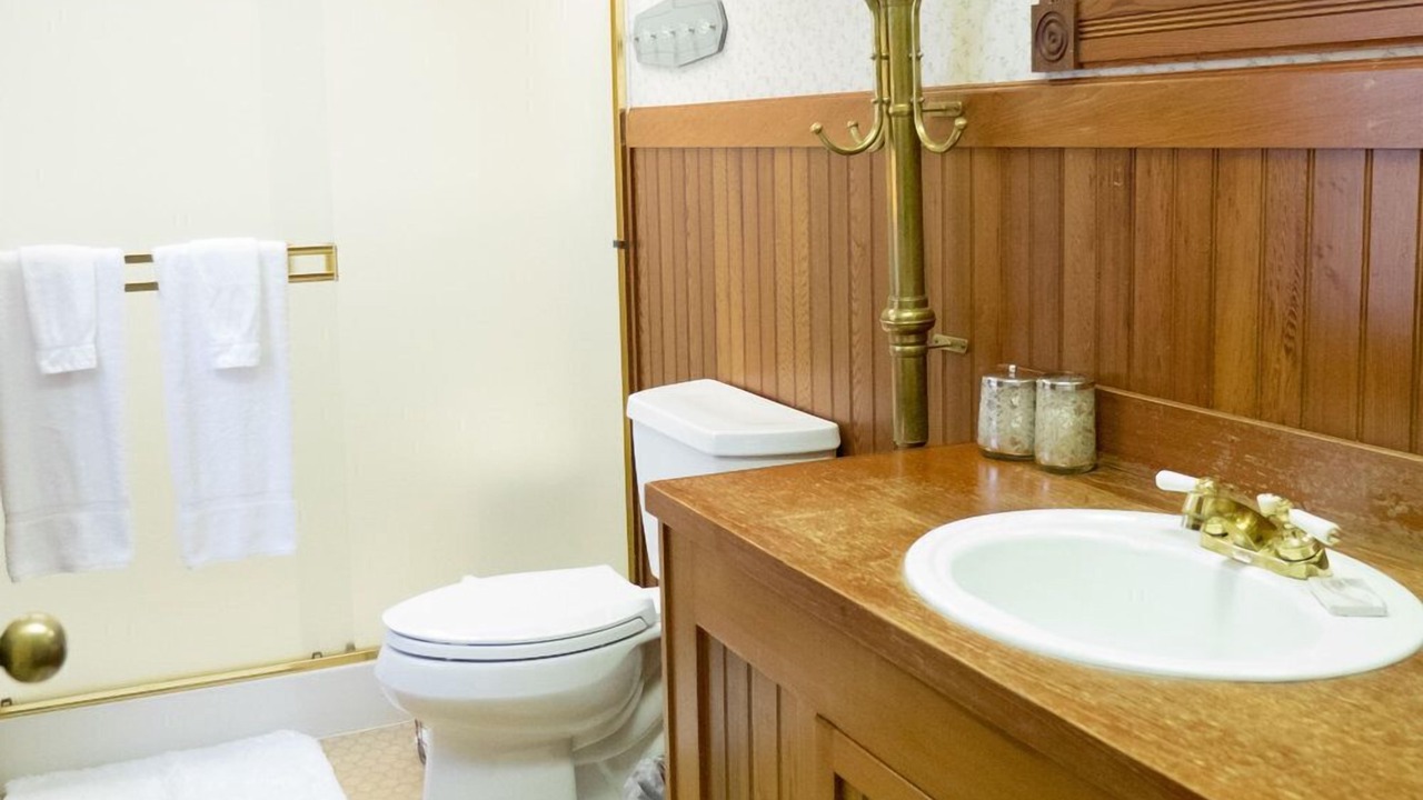 Photo of Bathroom in Dorrington