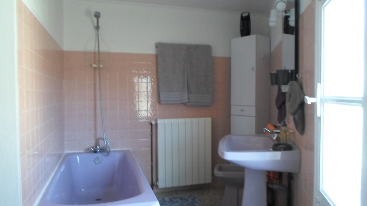 Photo of Bathroom in Saint-Seurin-de-Cadourne