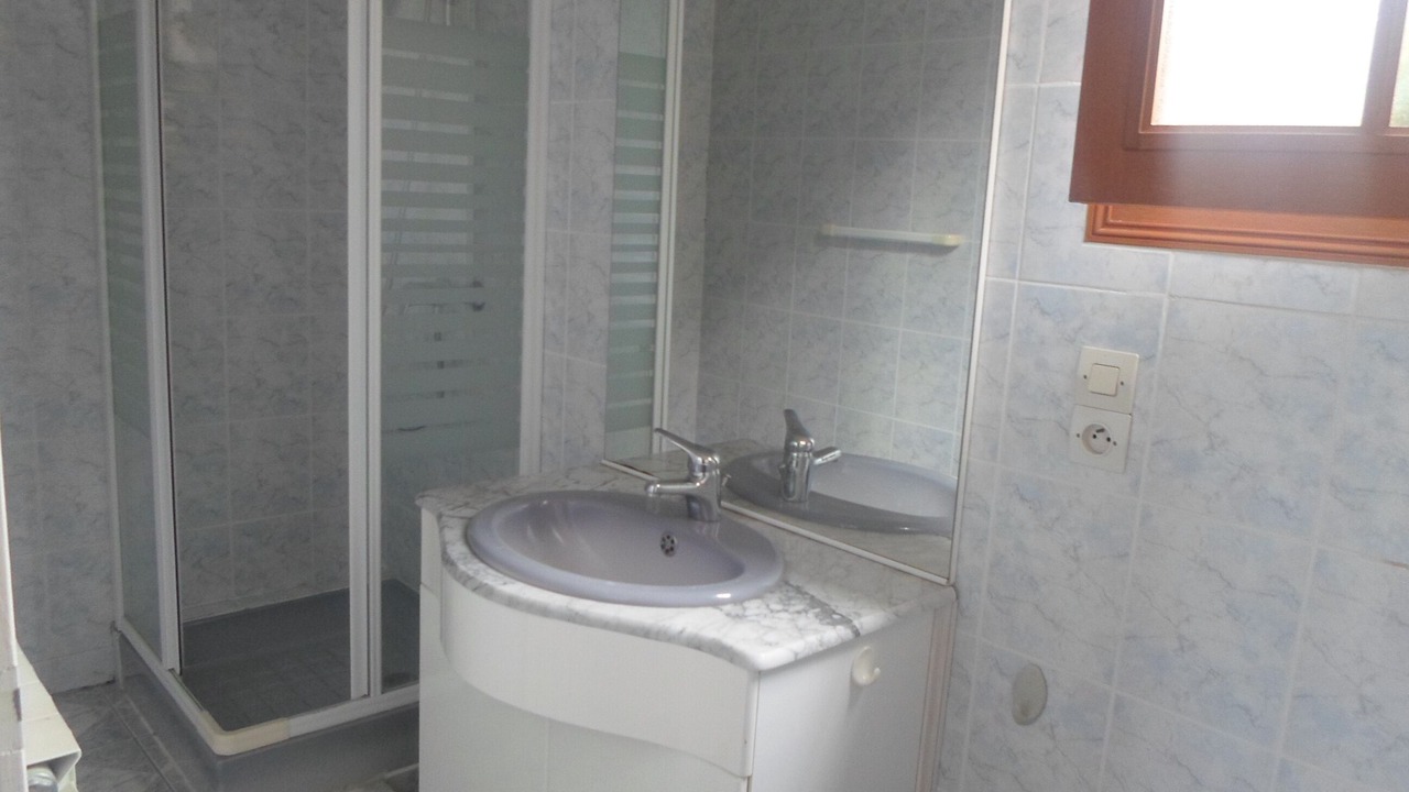 Photo of Bathroom in Saint-Seurin-de-Cadourne