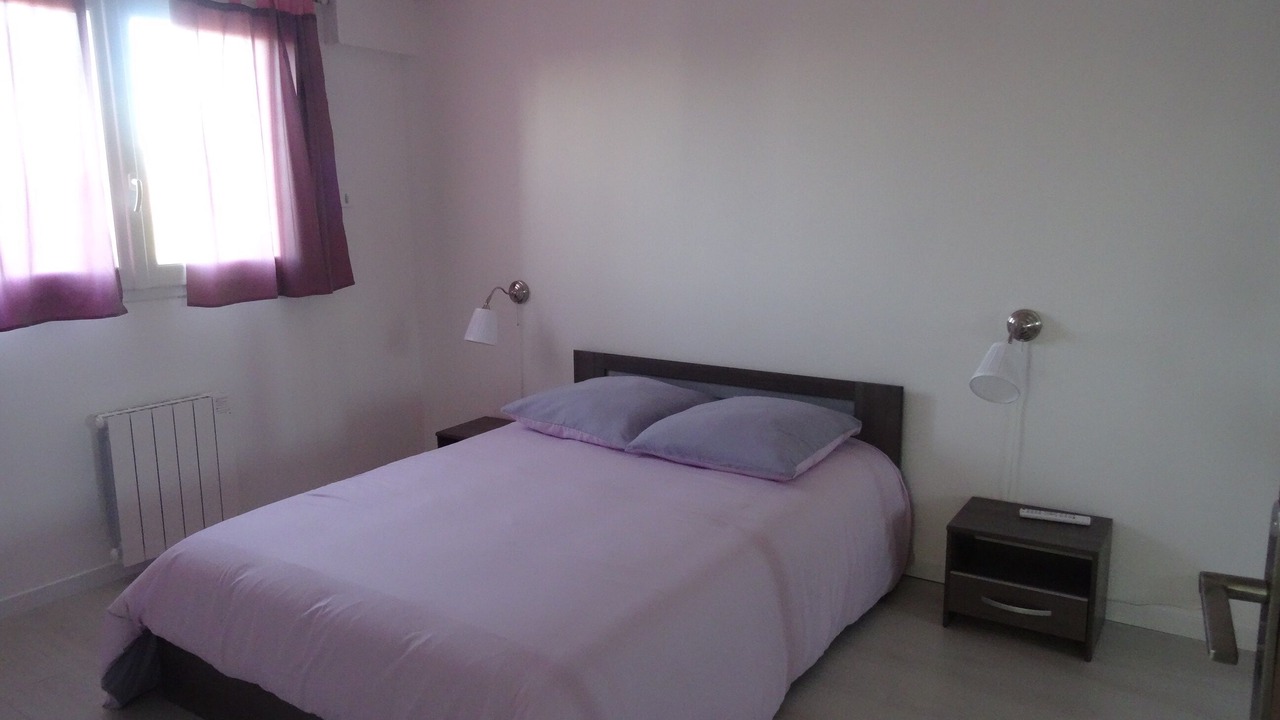 Photo of Bedroom in Villeneuve-le-Roi