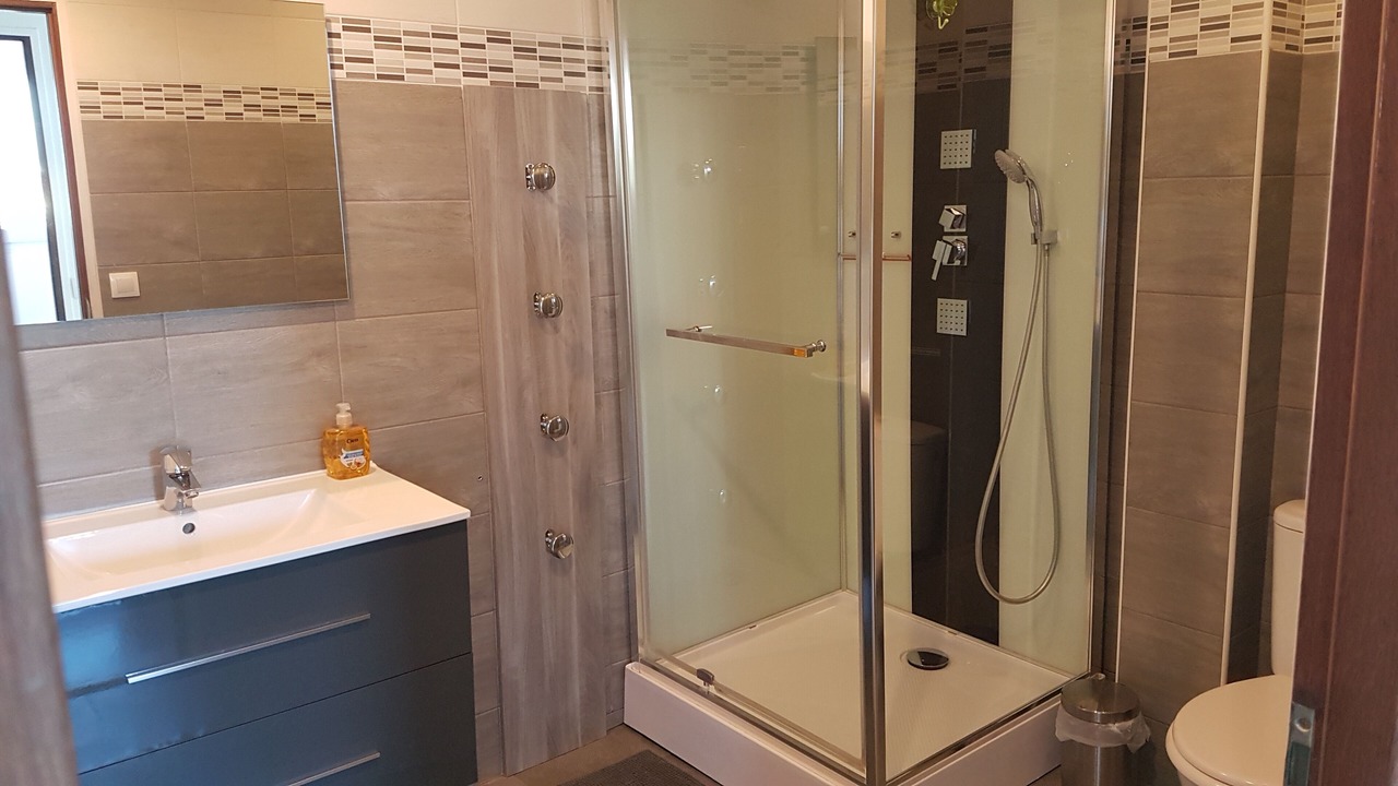 Photo of Bathroom in Villeneuve-le-Roi