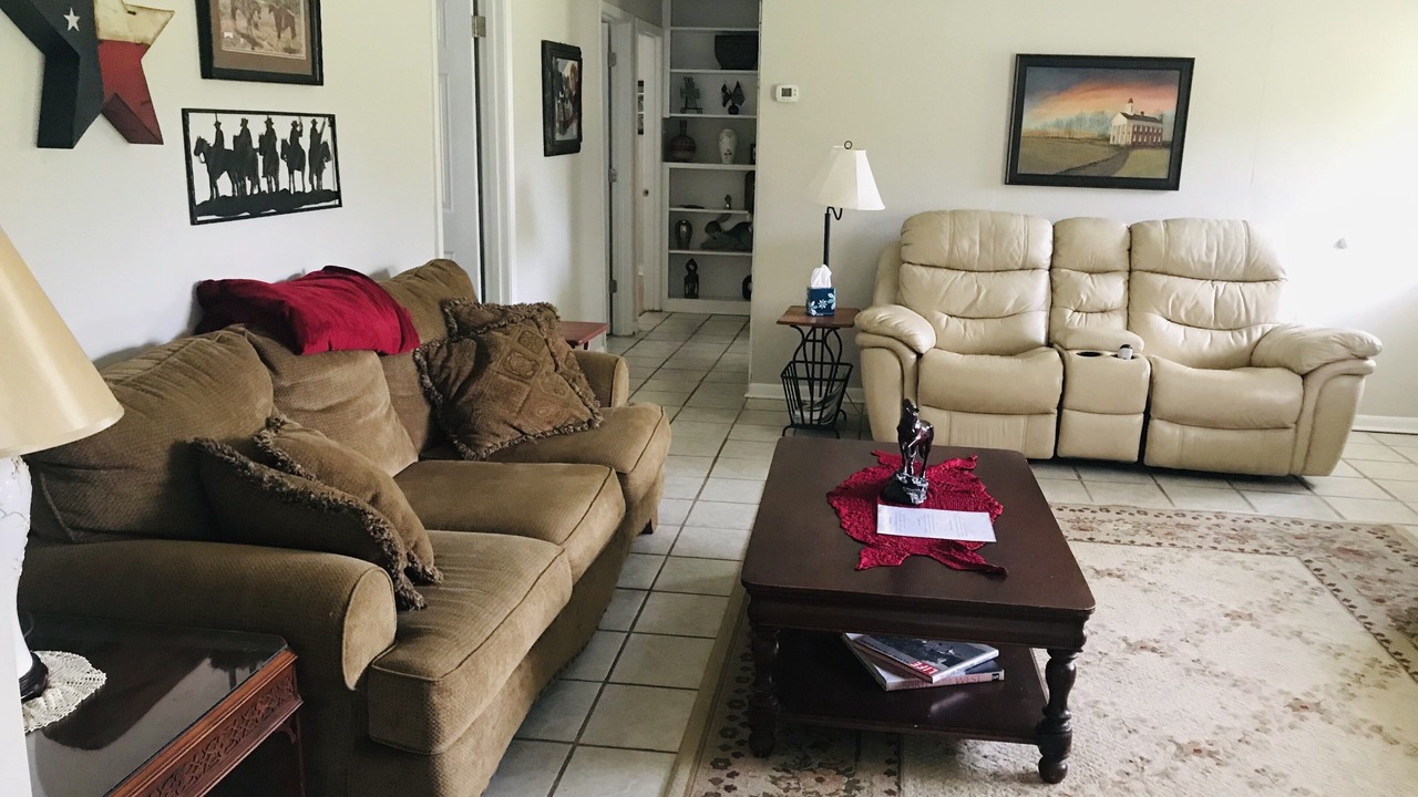 Photo of Livingroom in Nacogdoches