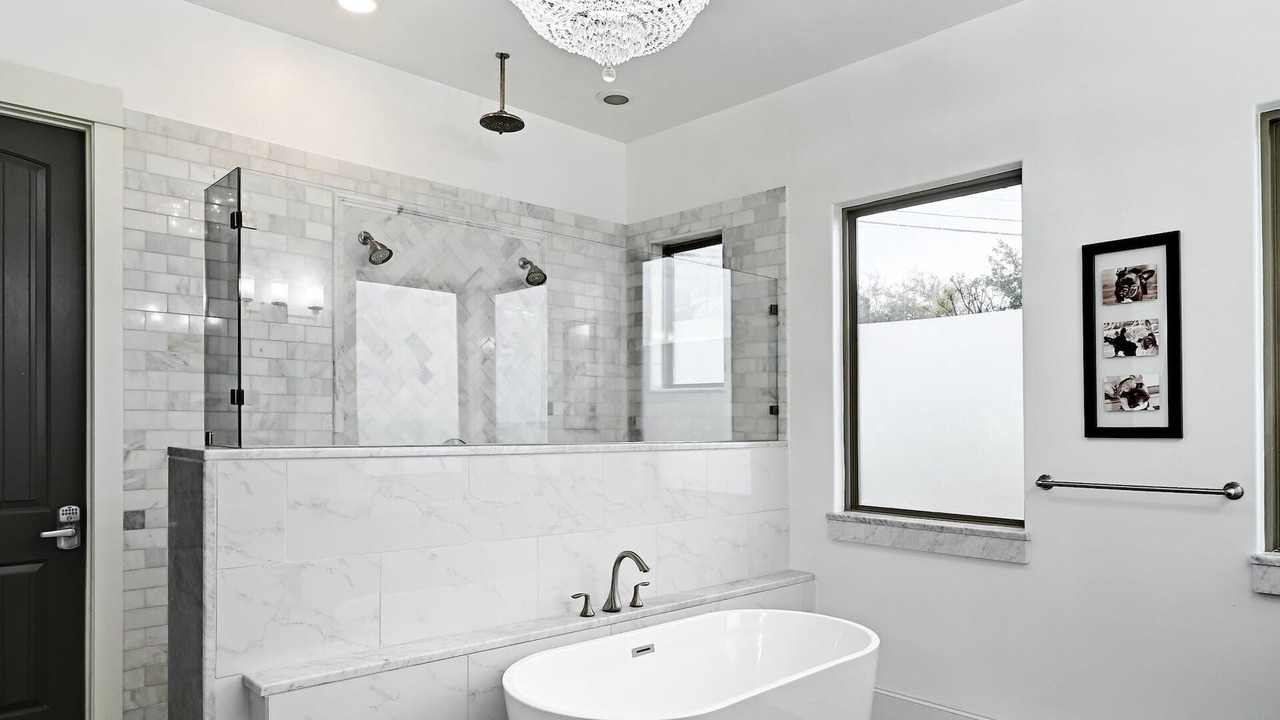 Photo of Bathroom in Lakeway