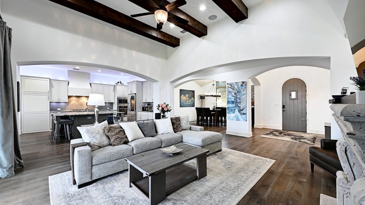 Photo of Livingroom in Lakeway