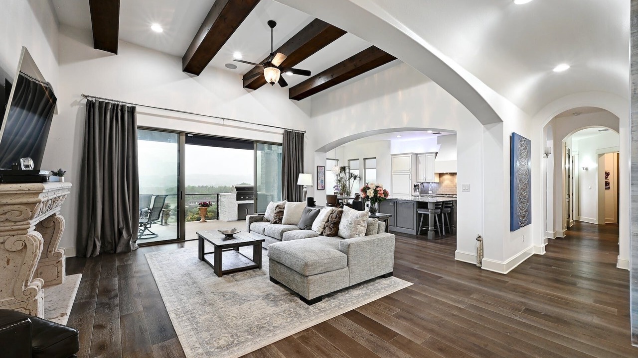 Photo of Livingroom in Lakeway