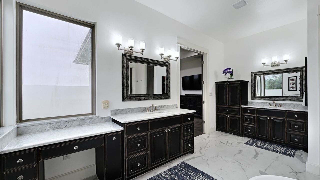 Photo of Bathroom in Lakeway