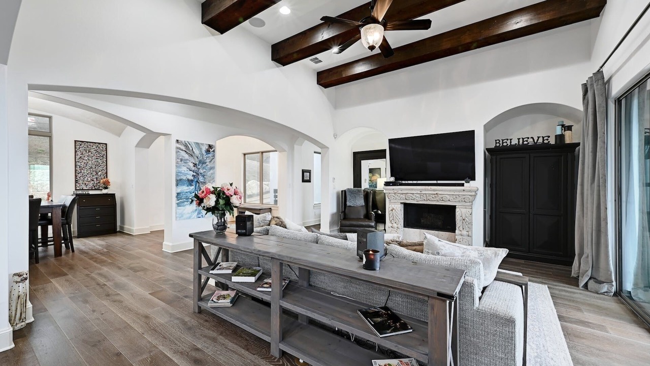 Photo of Livingroom in Lakeway