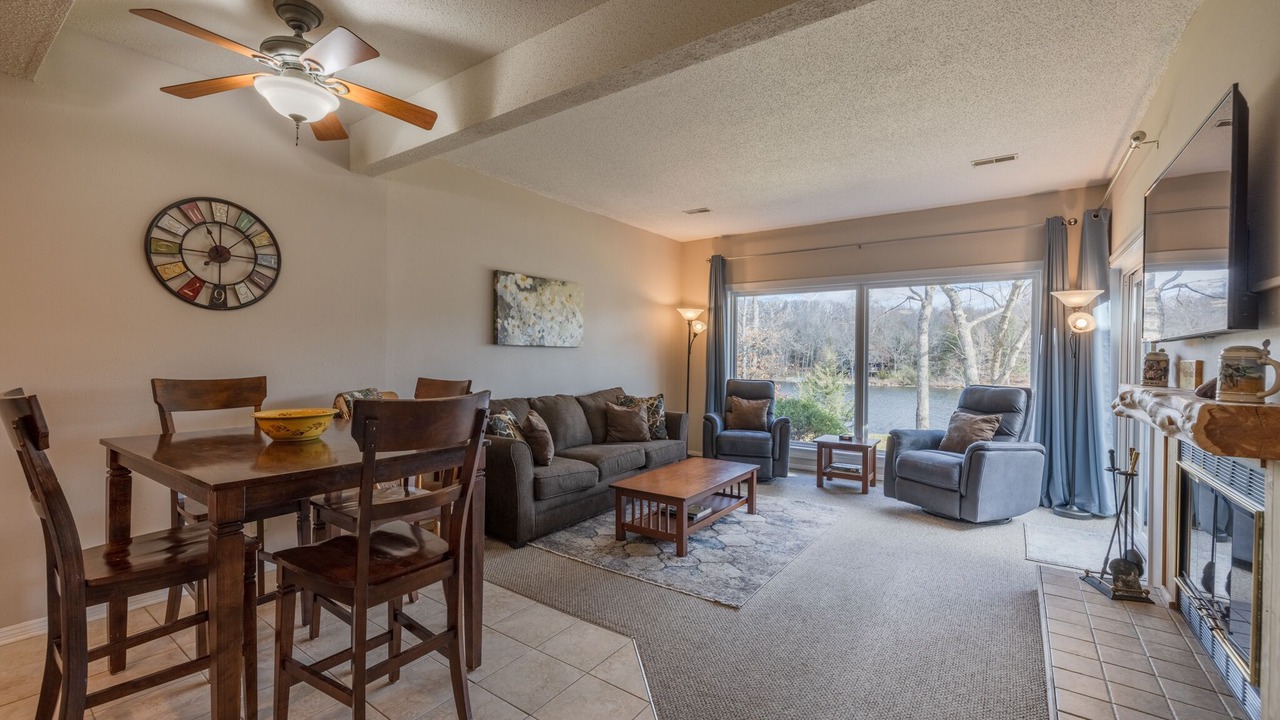 Photo of Livingroom in Innsbrook