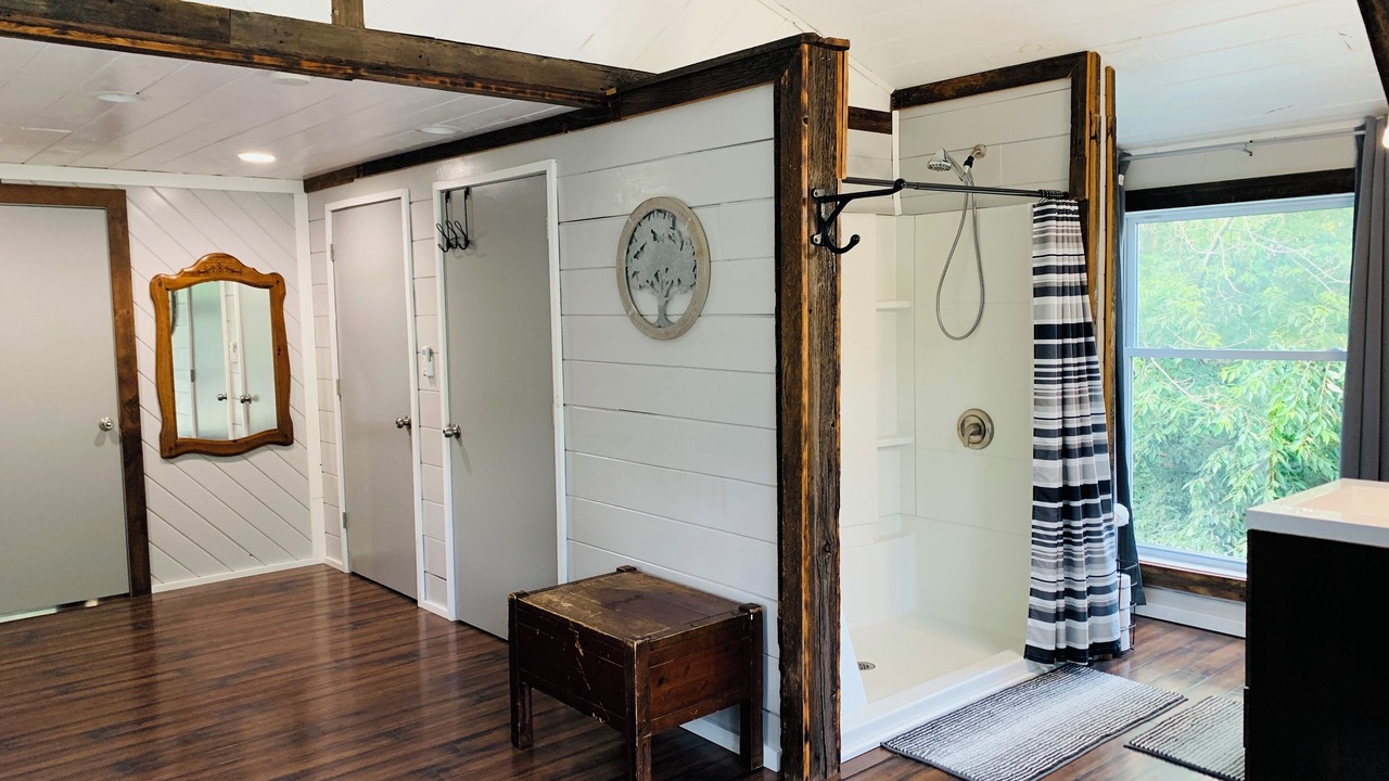 Photo of Bathroom in Jasper
