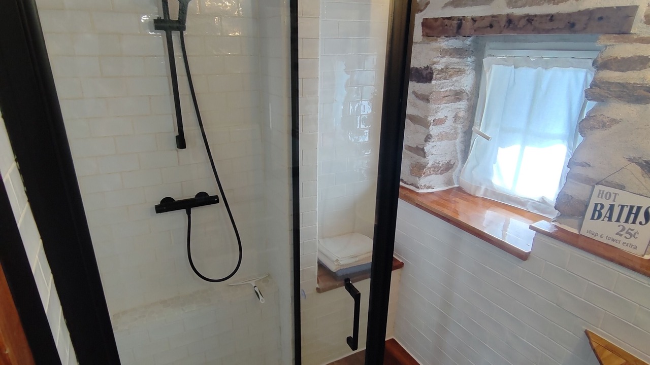 Photo of Bathroom in Tremeoc