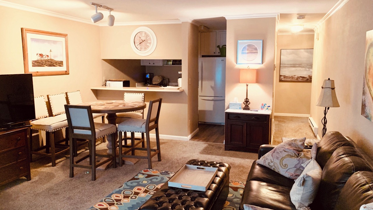 Photo of Livingroom in Monterey