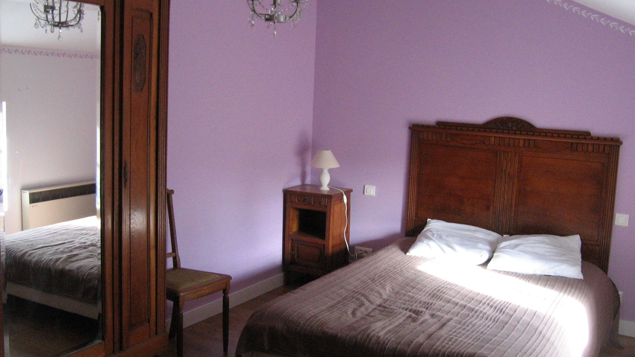 Photo of Bedroom in Montalembert