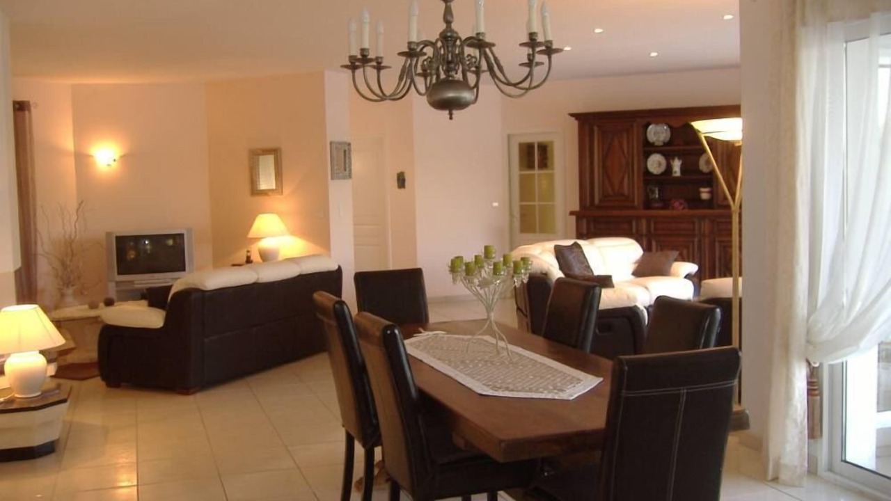 Photo of Livingroom in Le Temple