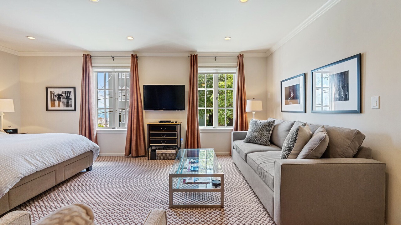 Photo of Bedroom in Russian Hill
