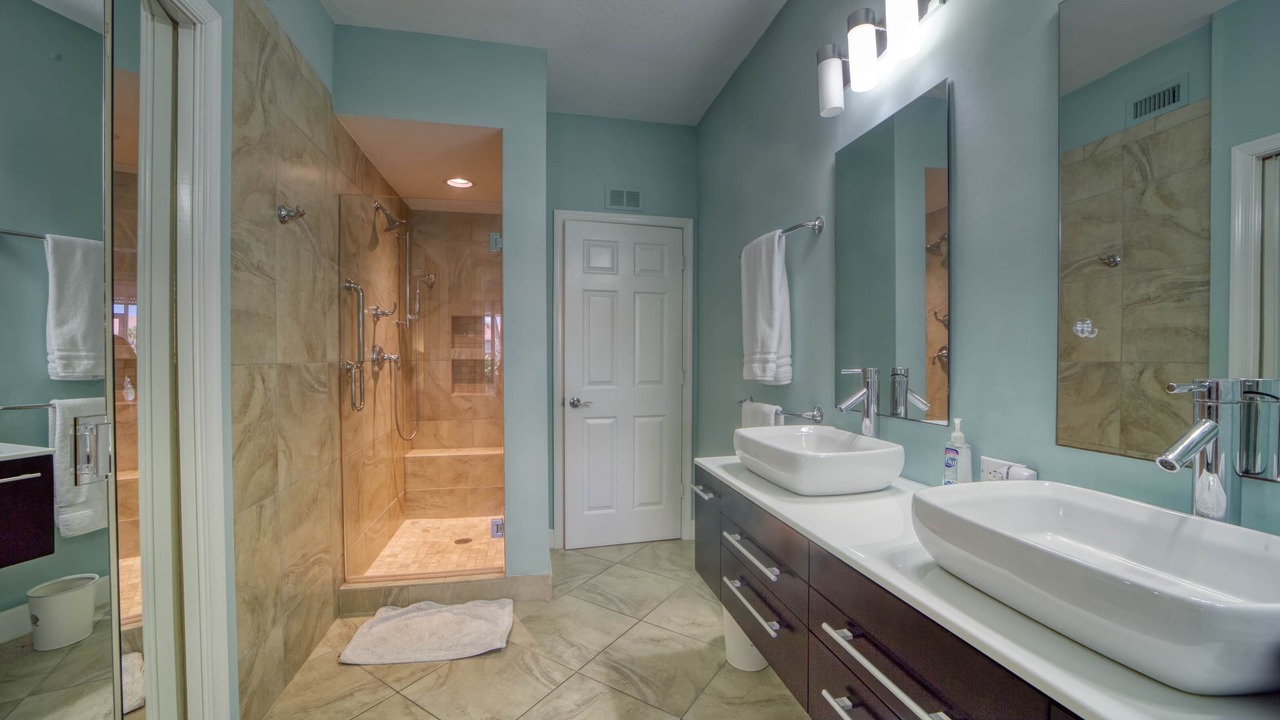Photo of Bathroom in Naples
