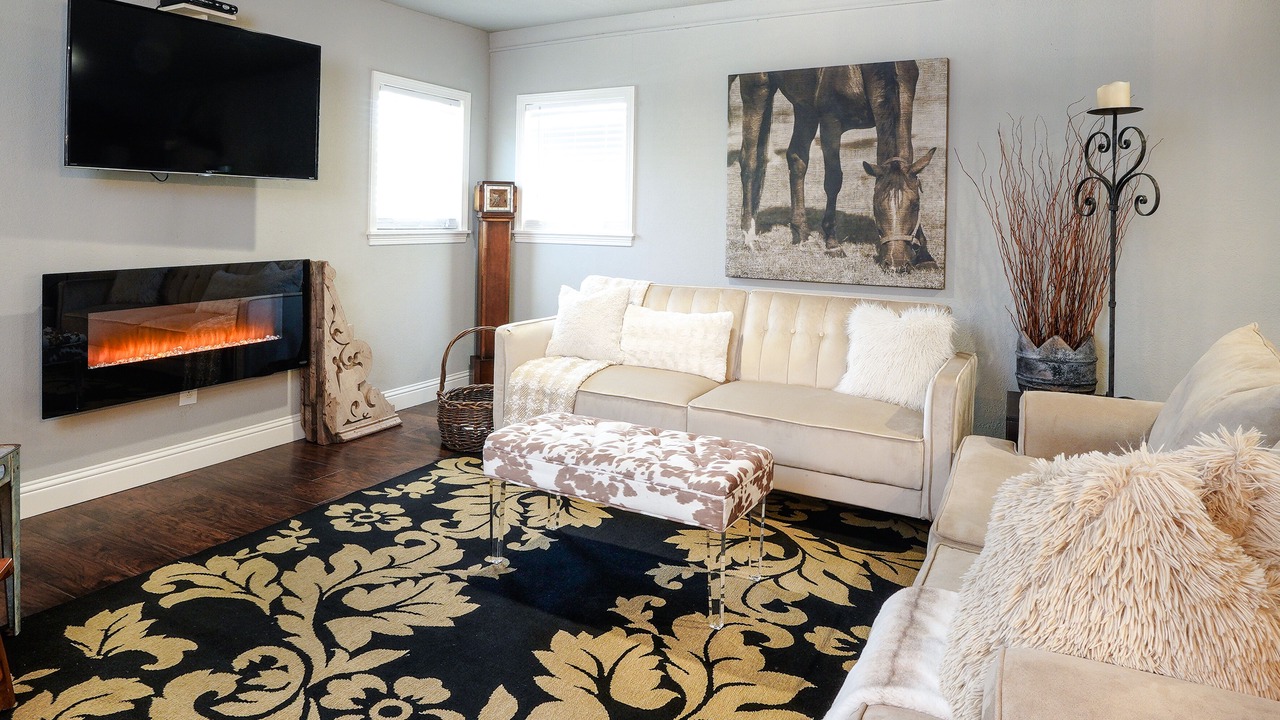 Photo of Livingroom in Westworth Village