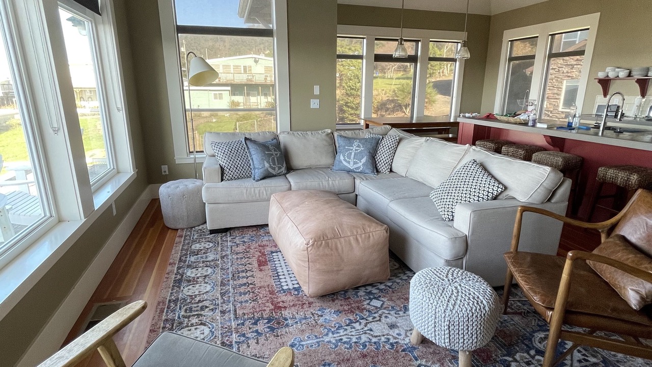 Photo of Livingroom in Roads End