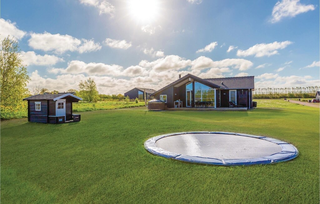 Photo of Buildings in Horve