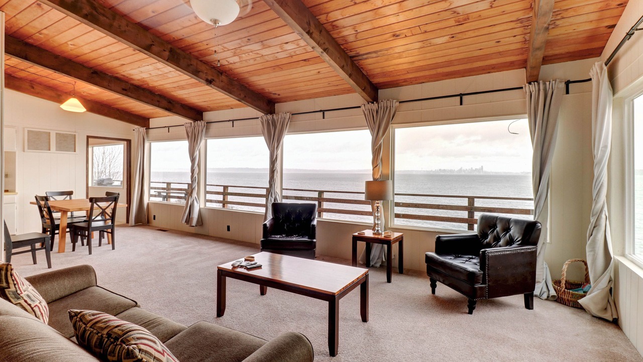 Photo of Livingroom in Bainbridge Island