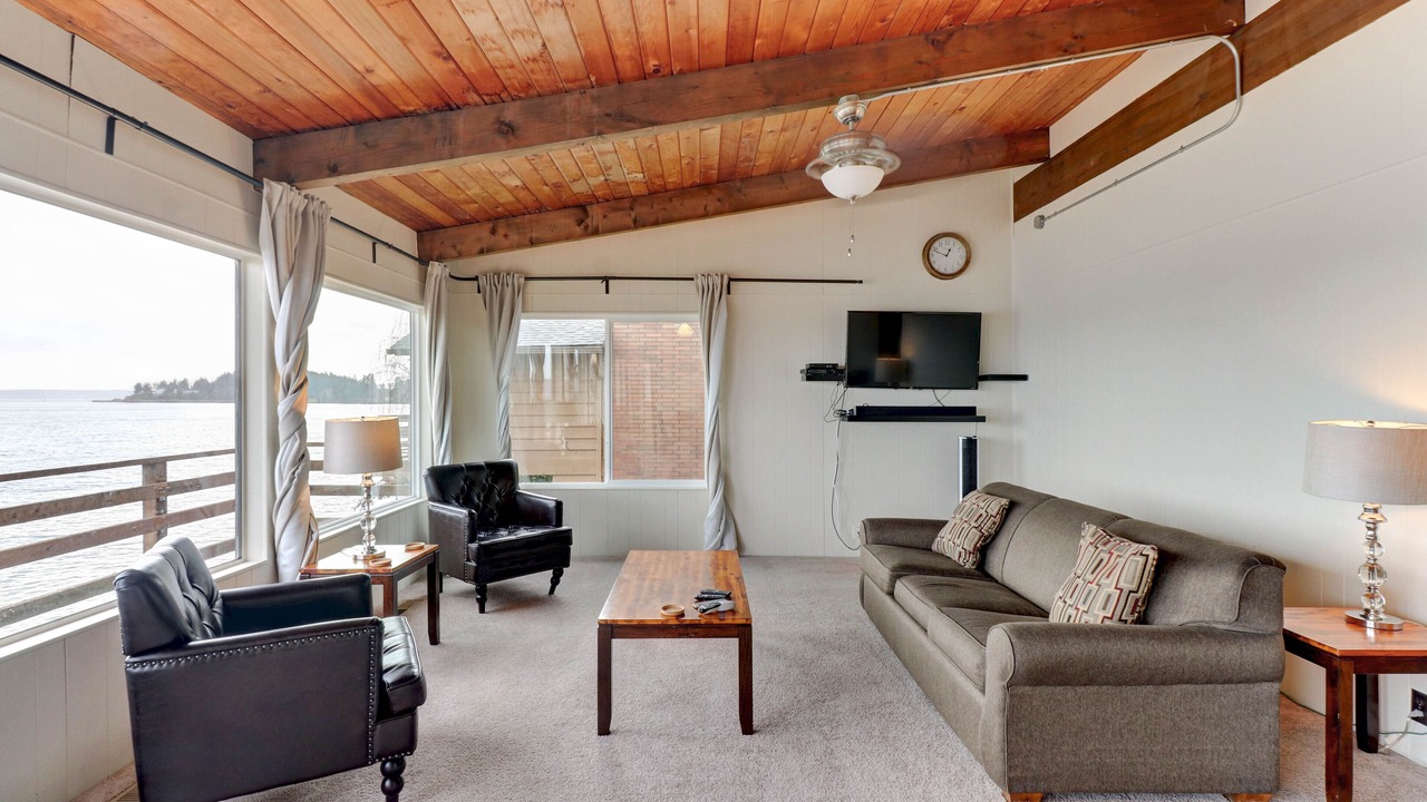 Photo of Livingroom in Bainbridge Island
