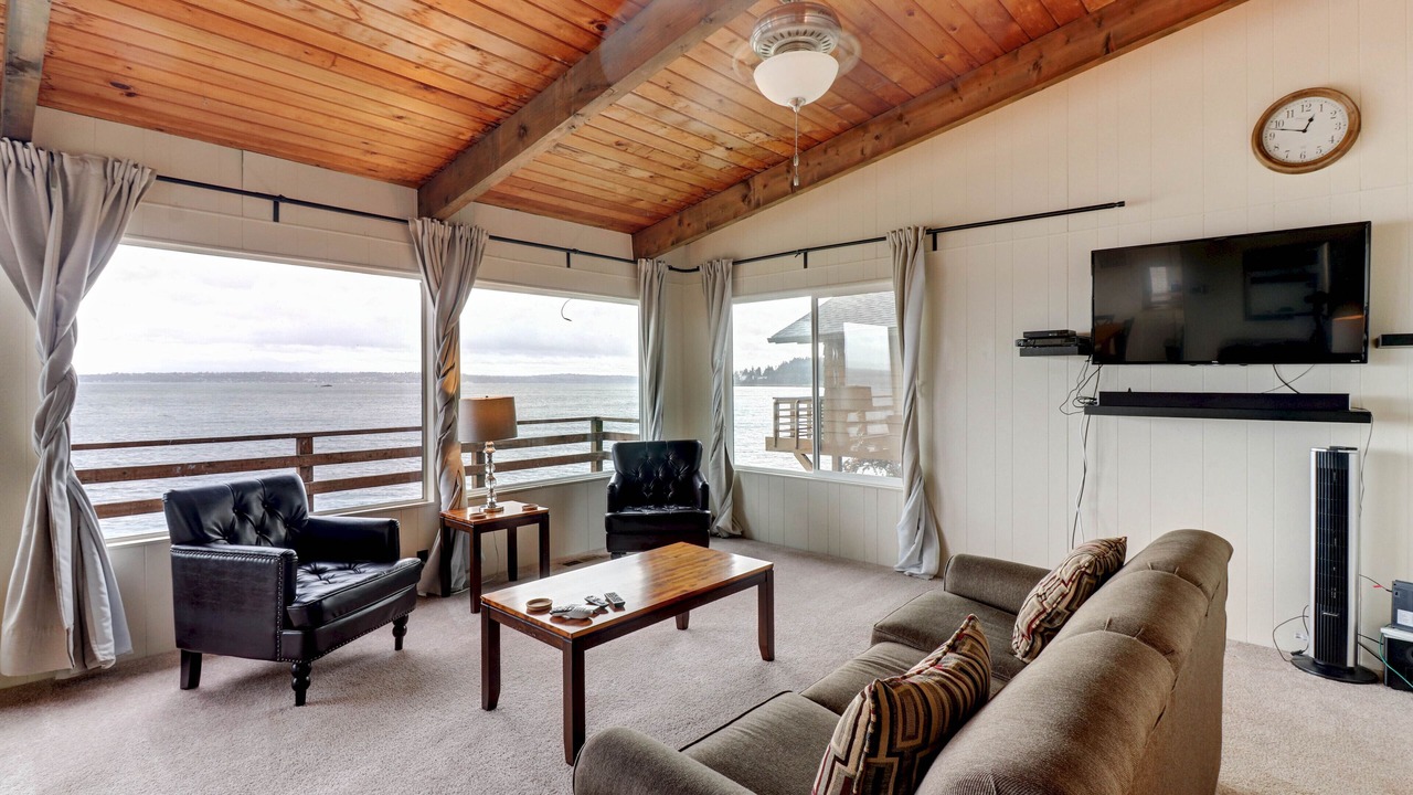 Photo of Livingroom in Bainbridge Island