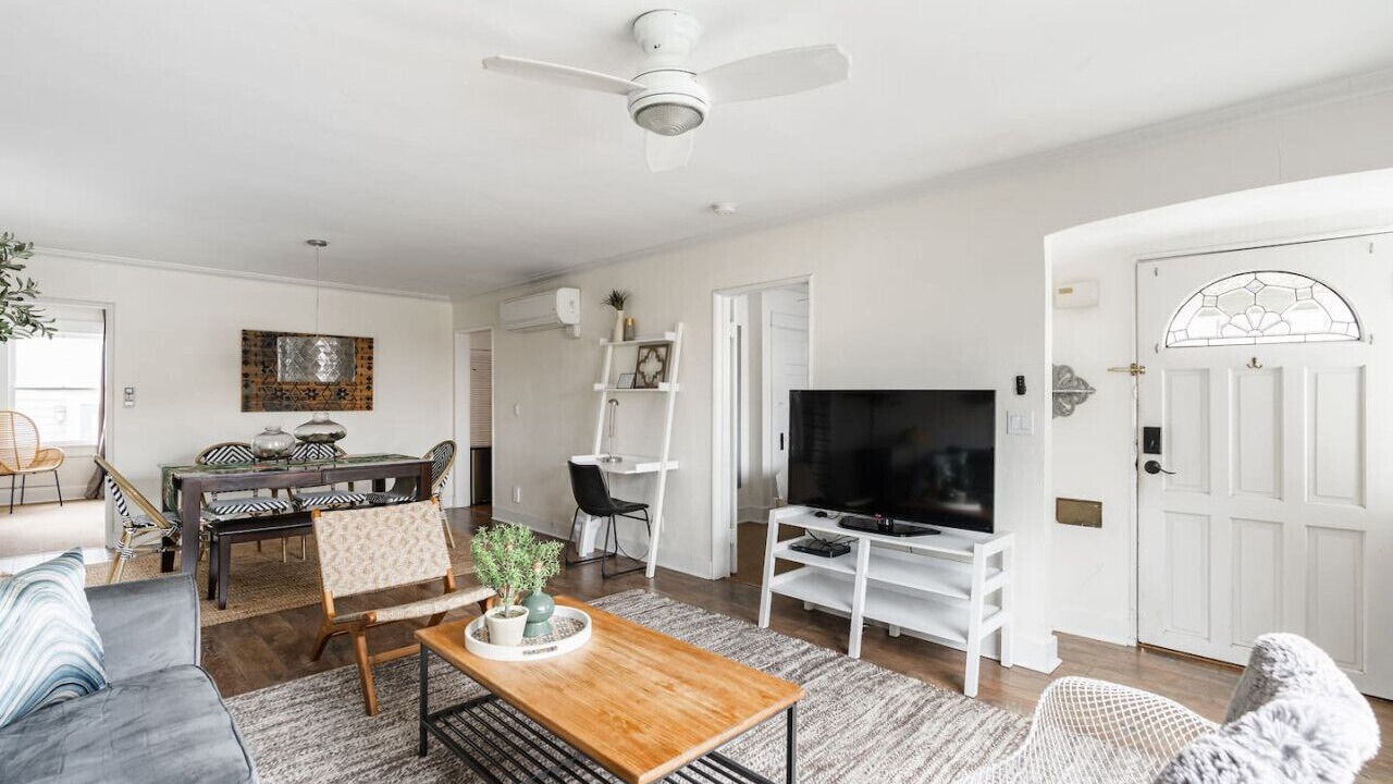 Photo of Livingroom in University Heights