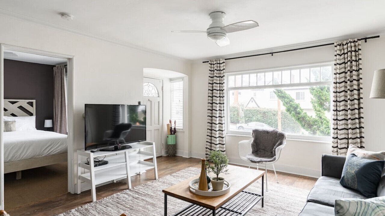 Photo of Livingroom in University Heights