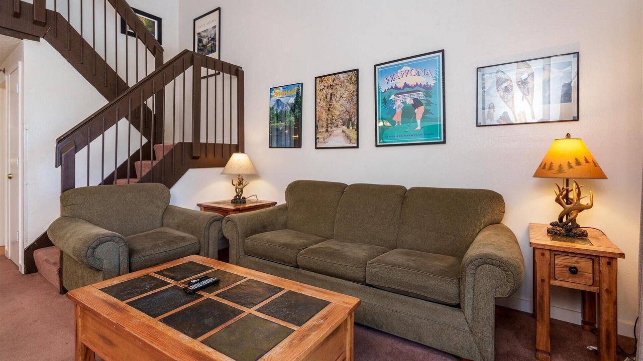 Photo of Livingroom in Yosemite West