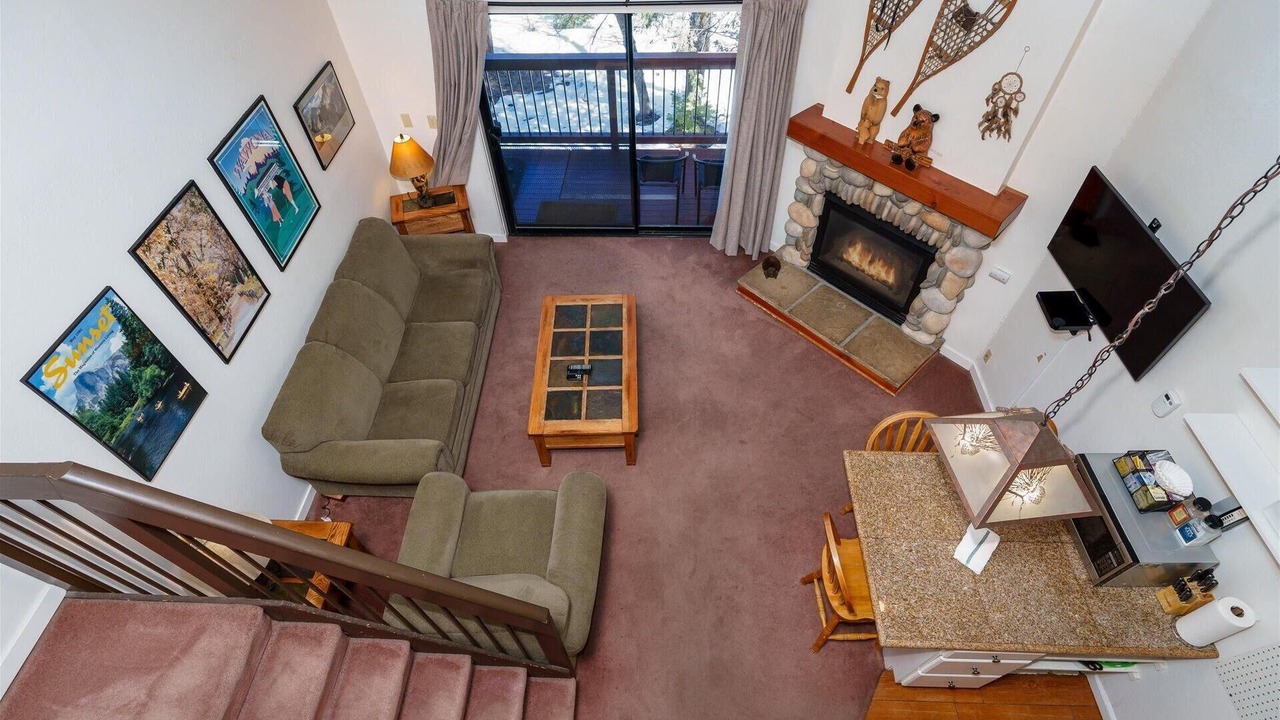Photo of Livingroom in Yosemite West