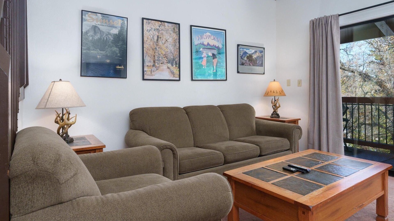 Photo of Livingroom in Yosemite West